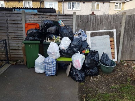 Recycling process for cleared rubbish